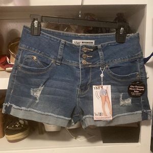 YMI Mid Rise / Shorts WannaBettaBUTT Size 5 / 27